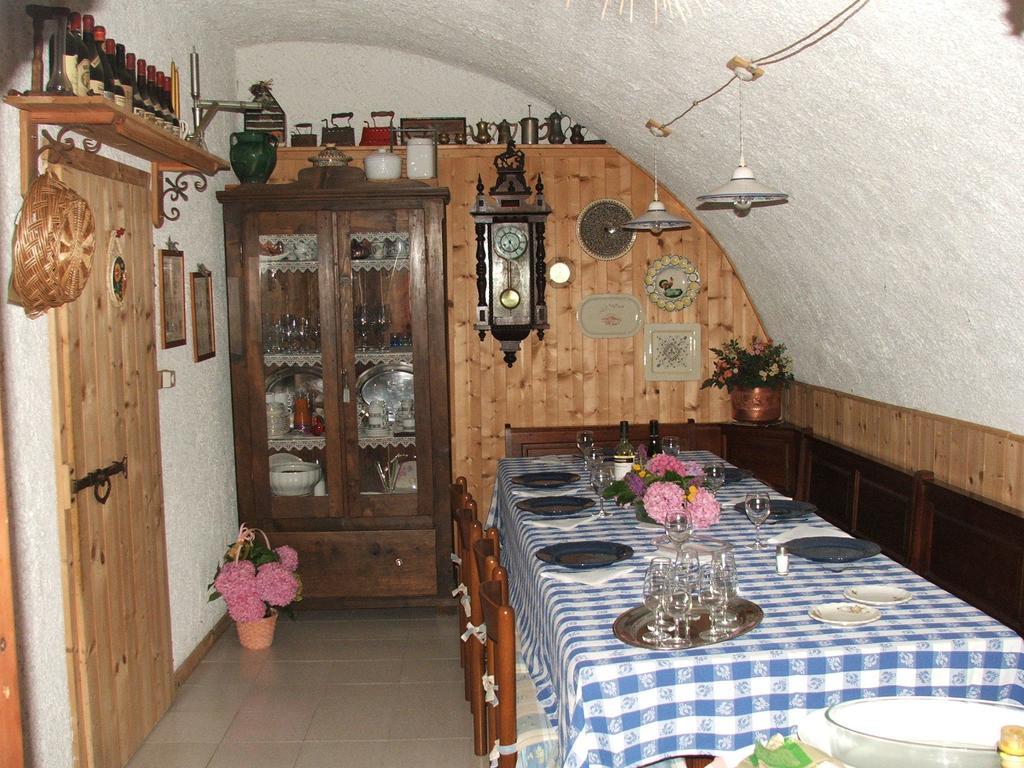 Antica Casa Ortensia Riva del Garda Habitación foto