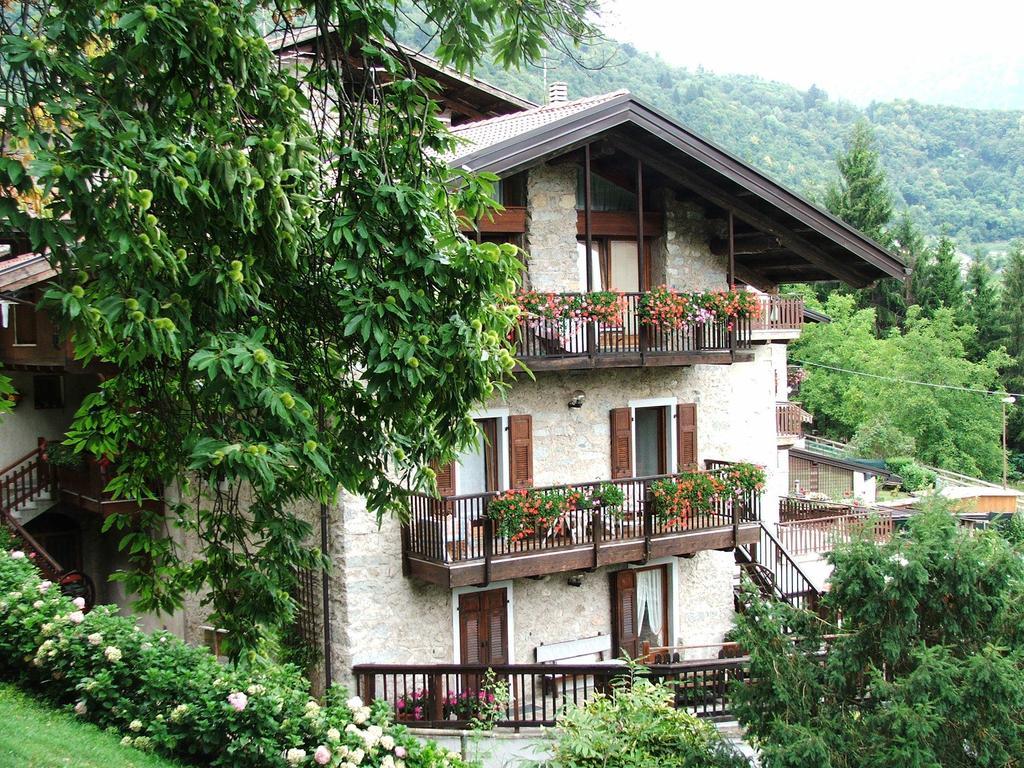 Antica Casa Ortensia Riva del Garda Habitación foto