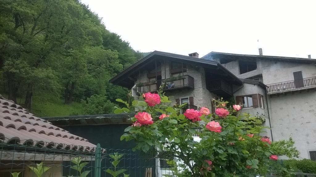 Antica Casa Ortensia Riva del Garda Habitación foto