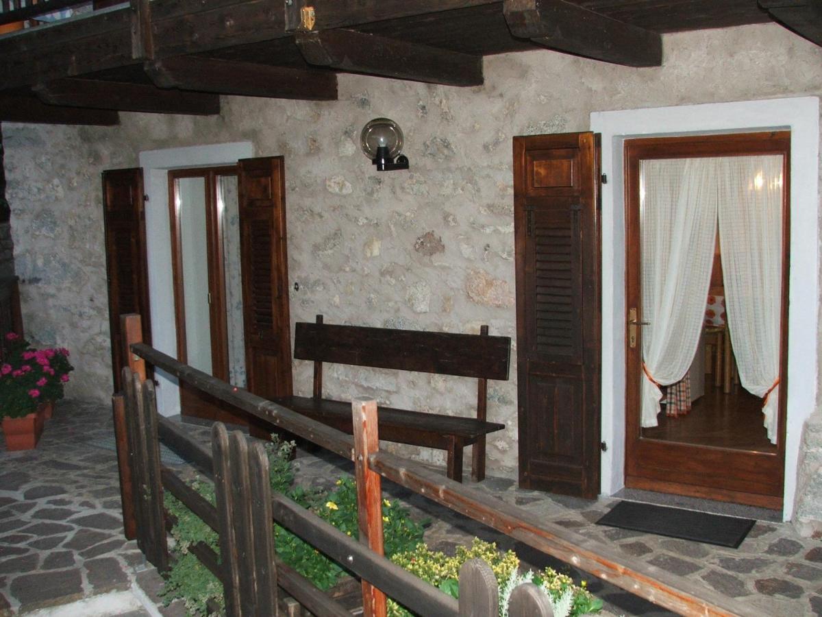 Antica Casa Ortensia Riva del Garda Habitación foto